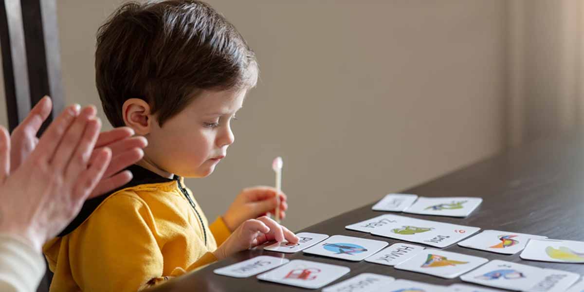 چگونه از روش یادگیری حمایت‌های دیداری برای کودک اوتیسم استفاده کنیم؟