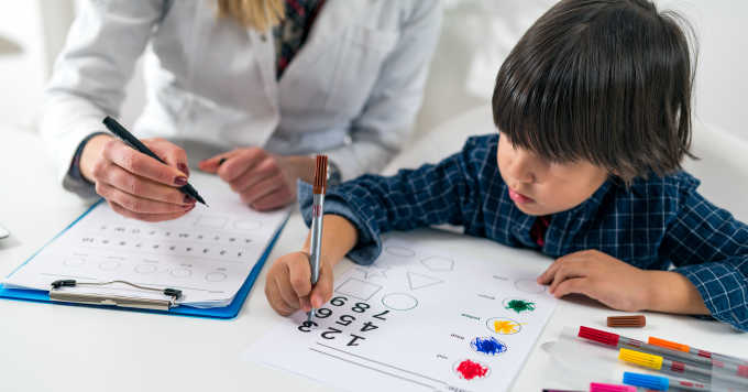 چگونه مهارت‌های کارکرد اجرایی را برای کودکان اوتیسم تقویت کنیم؟| صدای اوتیسم